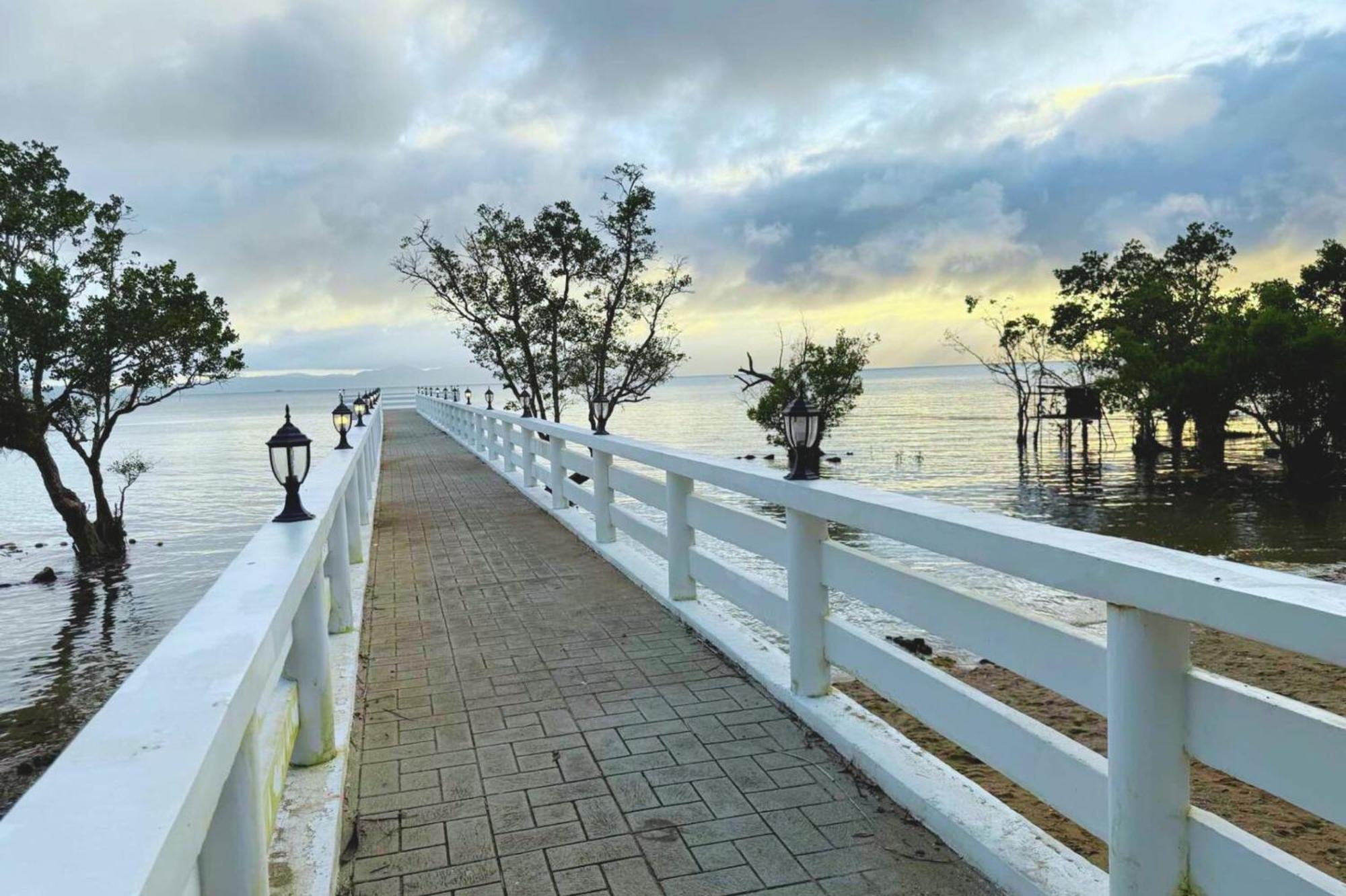 Kehalani Beach Resort By Cocotel Quezon  Esterno foto